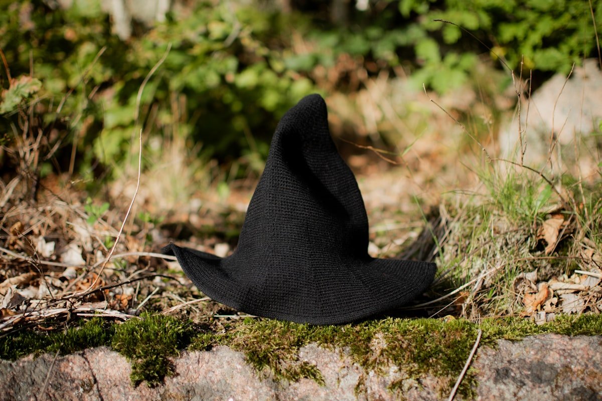 Black witch hat for floating porch decor